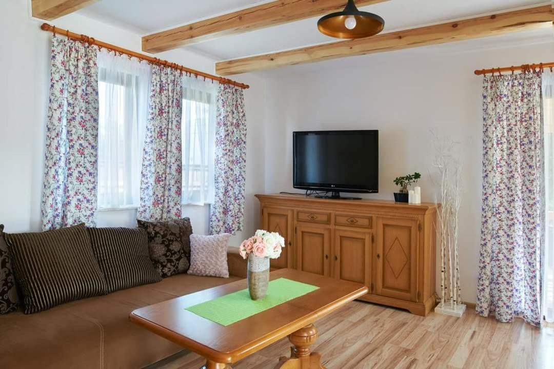 Sosnowy Domek Krasnobród מראה חיצוני תמונה